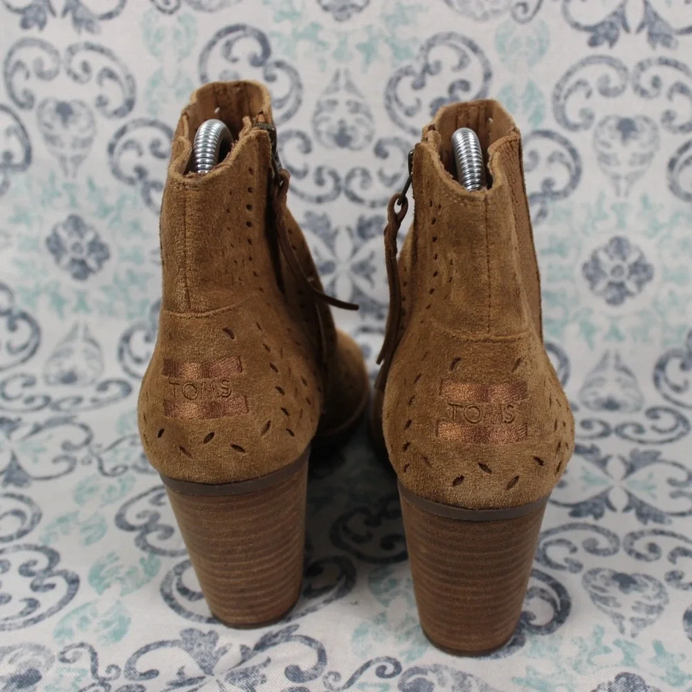 TOMS Majorca Peep‎ Toe Ankle Boots Tan Suede Perforated Block Heel Womens 8.5